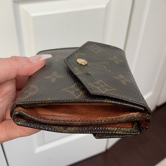 1990 authentic Louis Vuitton compact Elise wallet - scar blemish on front - Picture 2 of 16